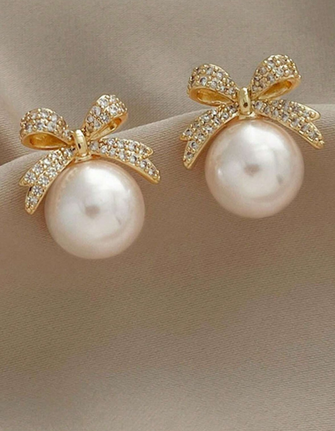 Pearl Earring with bow