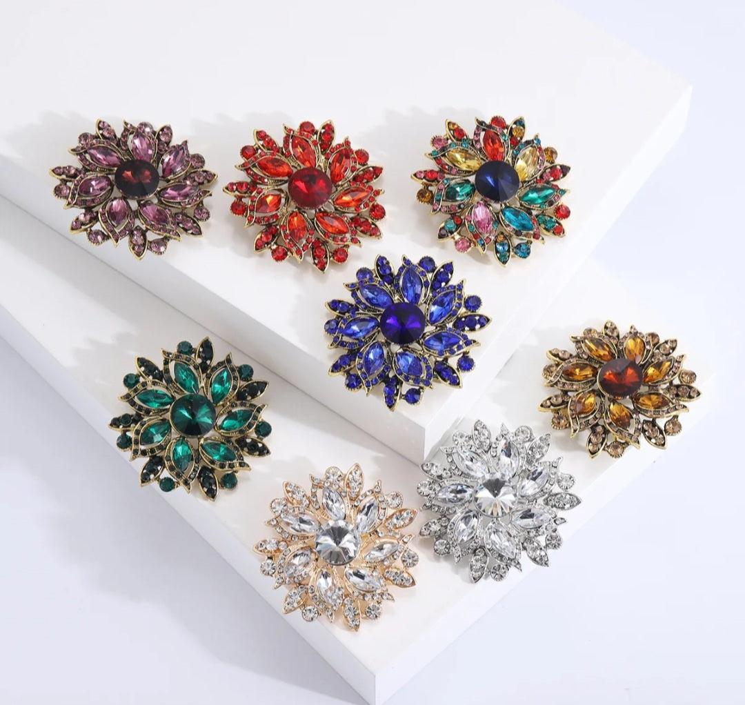 Women decorative brooch